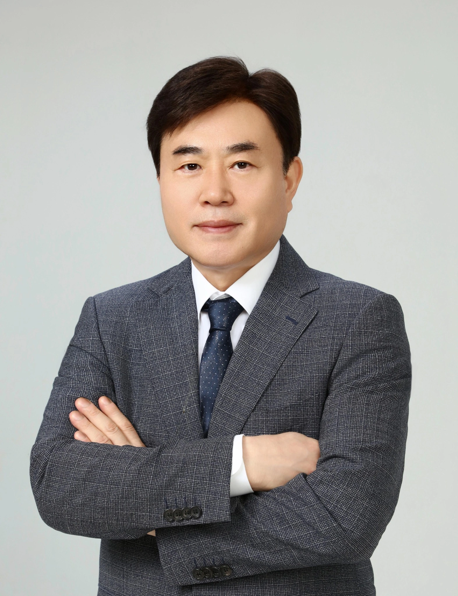 Hyung Kyo Lee, Chairman
